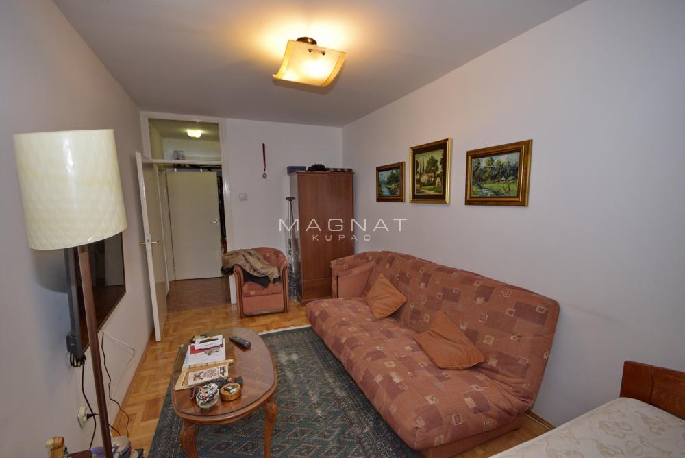 Stan na prodaju u Beogradu, Voždovac, troiposoban, 95m2, cena 270000 evra