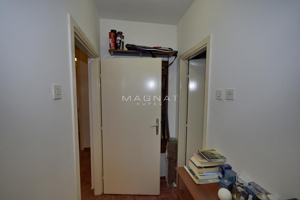 Stan na prodaju u Beogradu, Voždovac, troiposoban, 95m2, cena 270000 evra