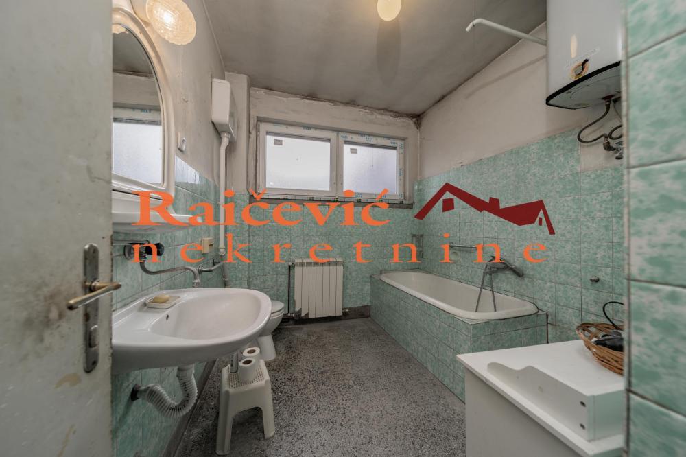 Stan na prodaju u Beogradu, Senjak, trosoban, 87m2, cena 360000 evra