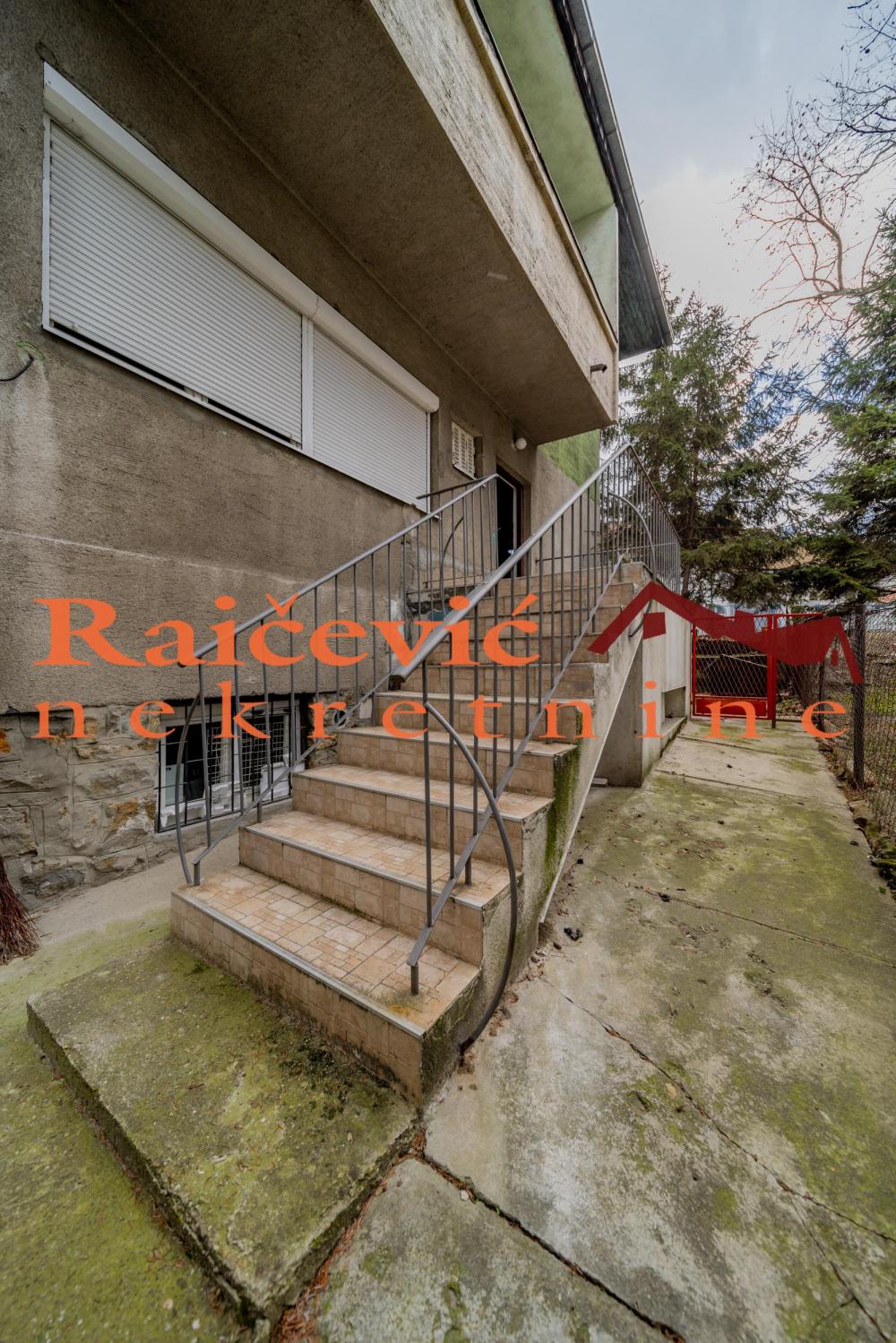 Stan na prodaju u Beogradu, Senjak, trosoban, 87m2, cena 360000 evra