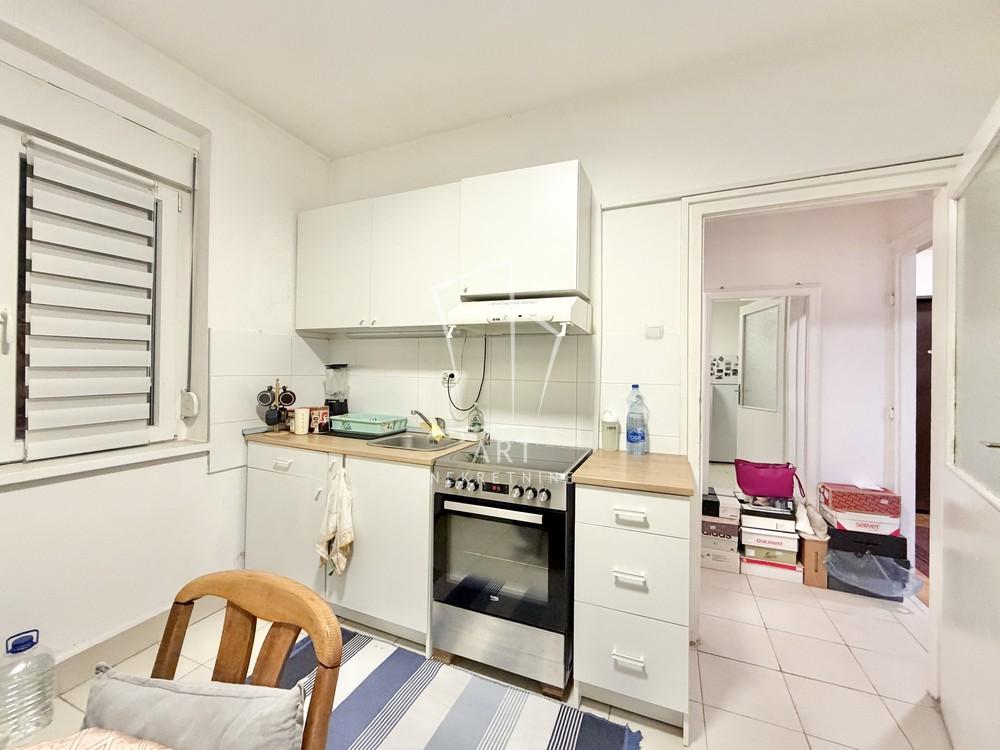 Stan na prodaju u Beogradu, Zemun, dvosoban, 59m2, cena 160000 evra