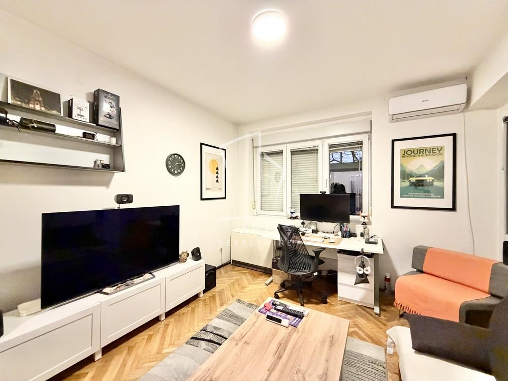 Stan na prodaju u Beogradu, Zemun, dvosoban, 59m2, cena 160000 evra