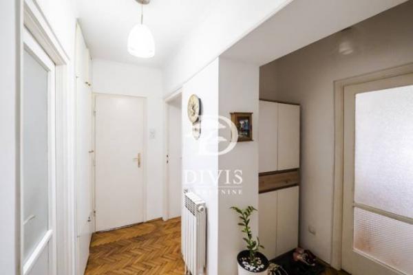 Stan na prodaju u Beogradu, Dedinje, 93m2, cena 335000 evra