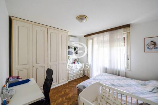 Stan na prodaju u Beogradu, Dedinje, 93m2, cena 335000 evra