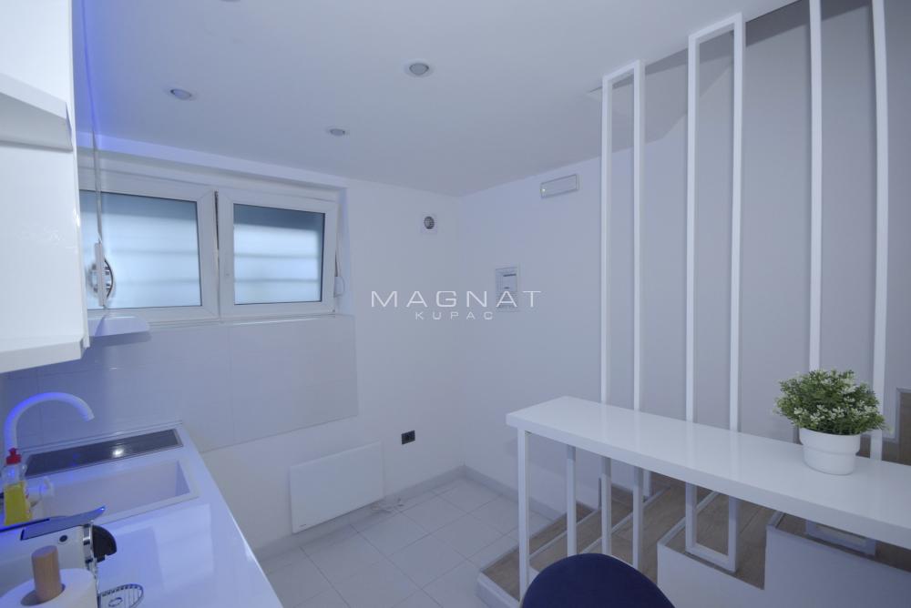 Stan na prodaju u Beogradu, Vukov spomenik, trosoban, 155m2, cena 500000 evra