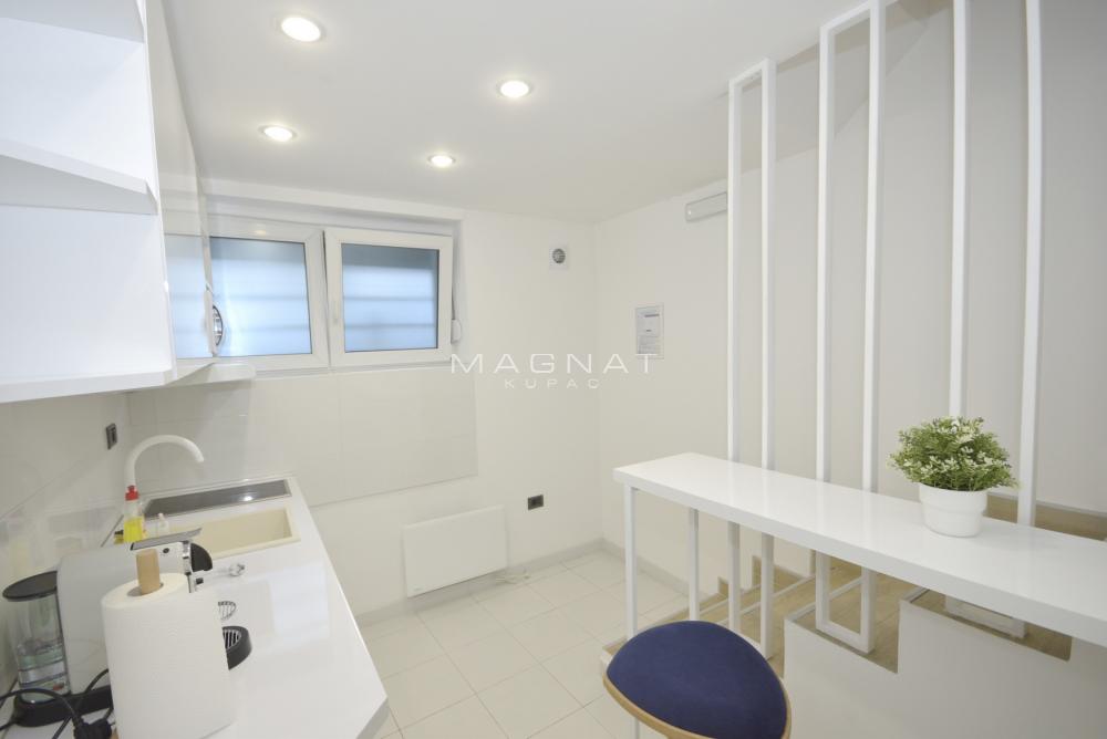 Stan na prodaju u Beogradu, Vukov spomenik, trosoban, 155m2, cena 500000 evra