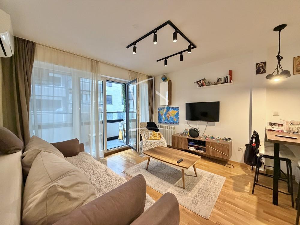 Stan na prodaju u Beogradu, Višnjička banja, dvosoban, 44m2, cena 137900 evra