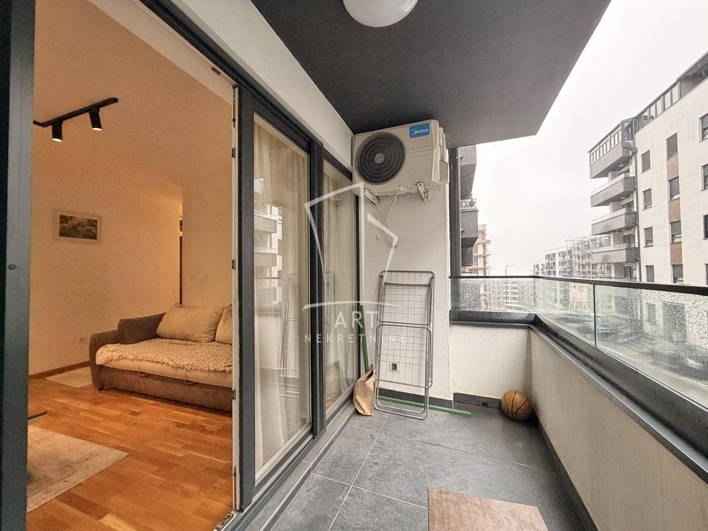 Stan na prodaju u Beogradu, Višnjička banja, dvosoban, 44m2, cena 137900 evra