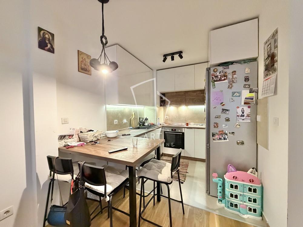 Stan na prodaju u Beogradu, Višnjička banja, dvosoban, 44m2, cena 137900 evra