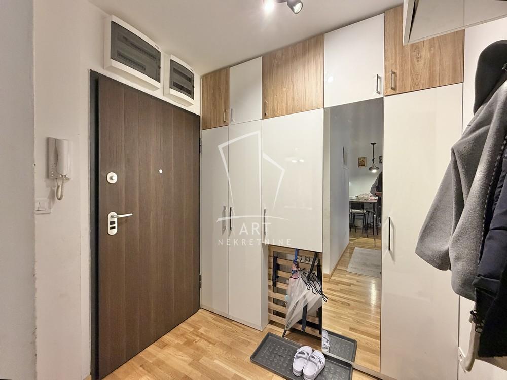 Stan na prodaju u Beogradu, Višnjička banja, dvosoban, 44m2, cena 137900 evra