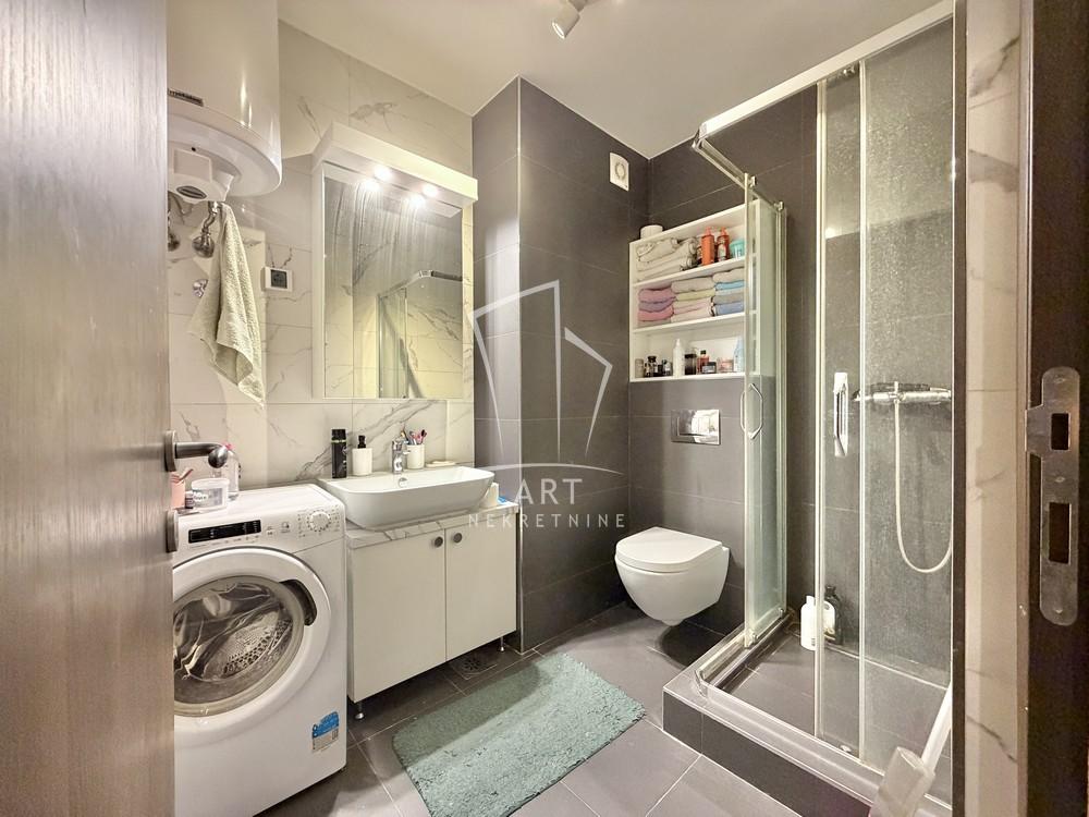 Stan na prodaju u Beogradu, Višnjička banja, dvosoban, 44m2, cena 137900 evra