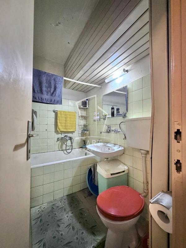 Stan na prodaju u Beogradu, Voždovac, trosoban, 73m2, cena 189000 evra