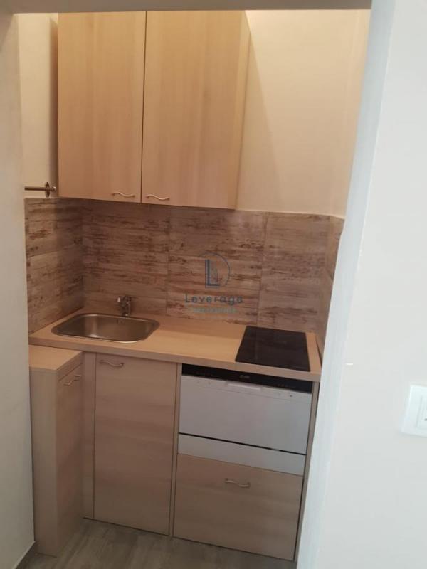 Stan na prodaju u Beogradu, Obilićev venac, dvoiposoban, 40m2, cena 220000 evra