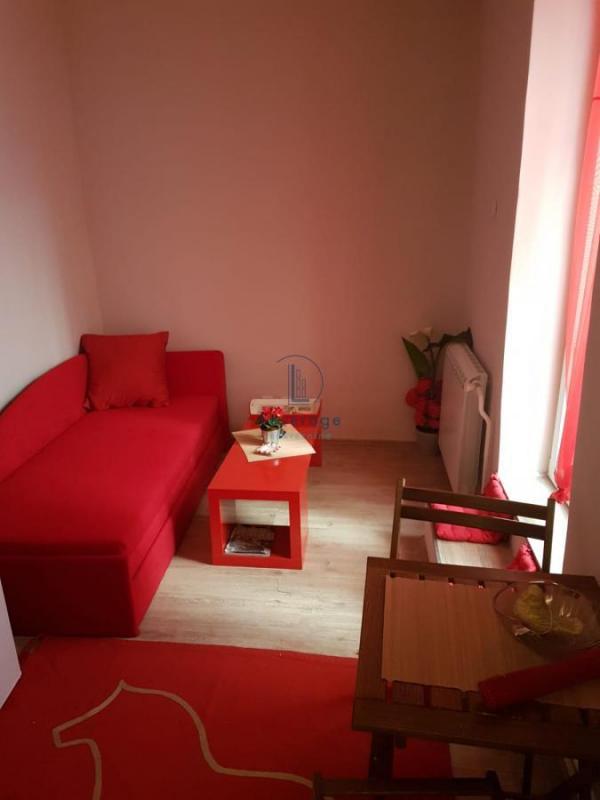 Stan na prodaju u Beogradu, Obilićev venac, dvoiposoban, 40m2, cena 220000 evra