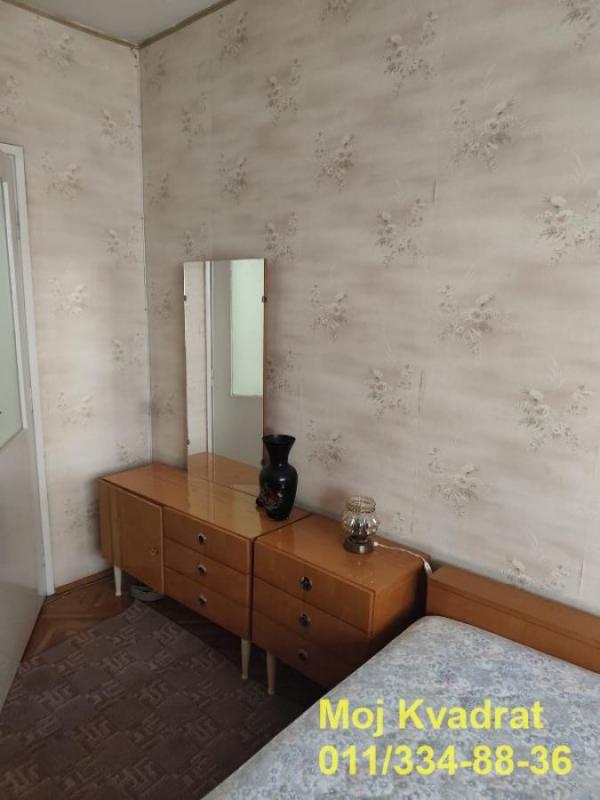 Stan na prodaju u Beogradu, Karaburma, trosoban, 70m2, cena 147000 evra