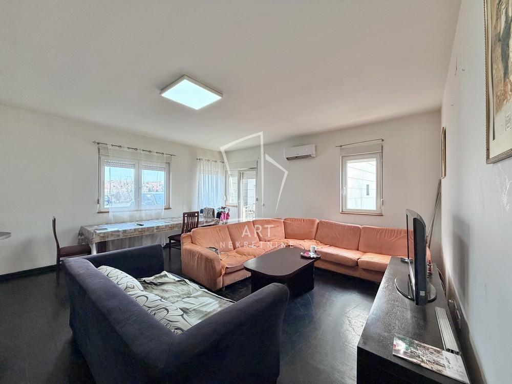 Stan na prodaju u Beogradu, Mirijevo, trosoban, 76m2, cena 175000 evra