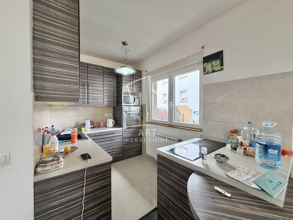 Stan na prodaju u Beogradu, Mirijevo, trosoban, 76m2, cena 175000 evra