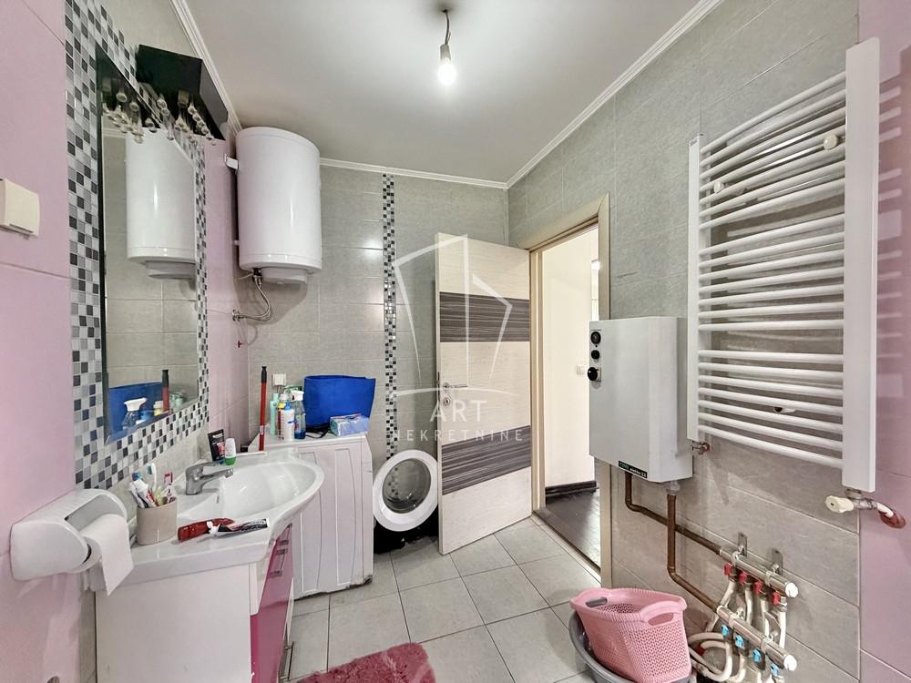 Stan na prodaju u Beogradu, Mirijevo, trosoban, 76m2, cena 175000 evra