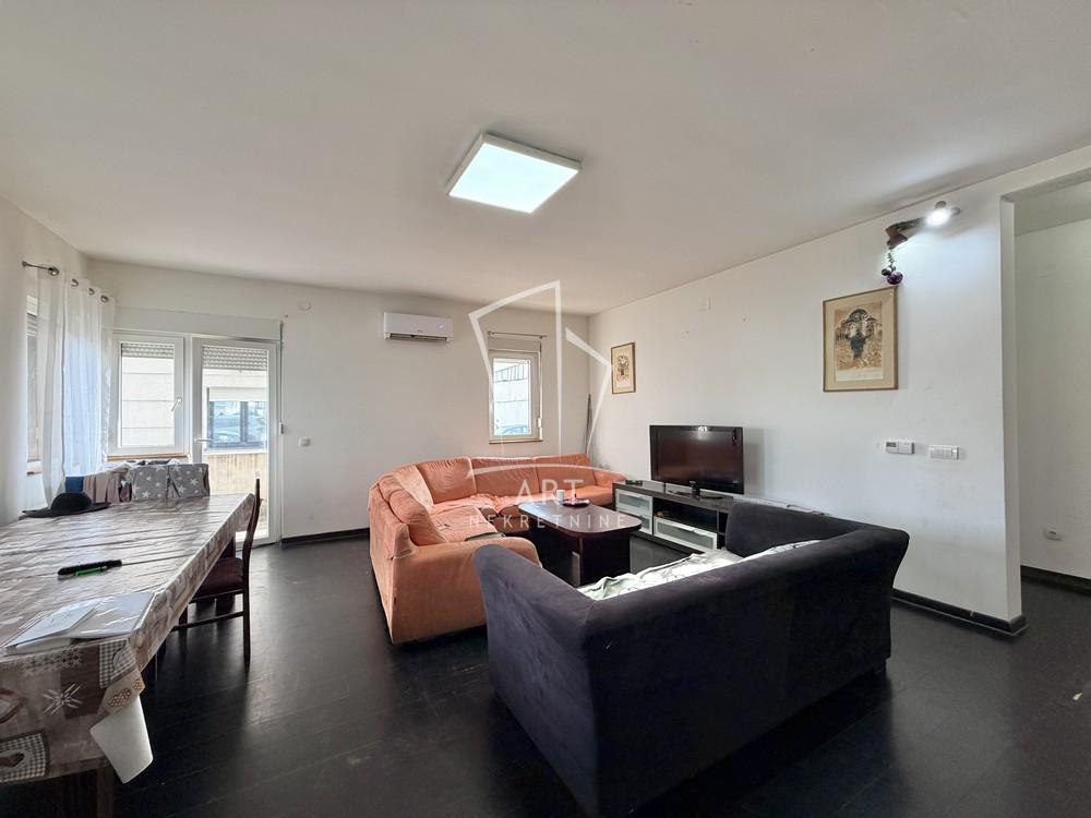 Stan na prodaju u Beogradu, Mirijevo, trosoban, 76m2, cena 175000 evra