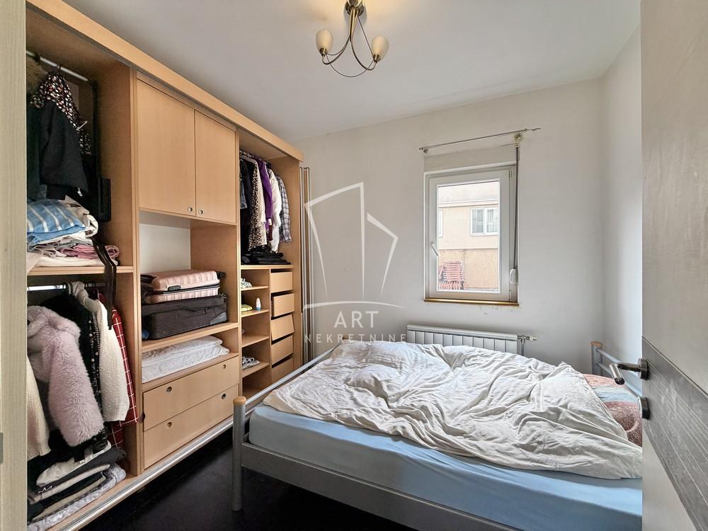 Stan na prodaju u Beogradu, Mirijevo, trosoban, 76m2, cena 175000 evra