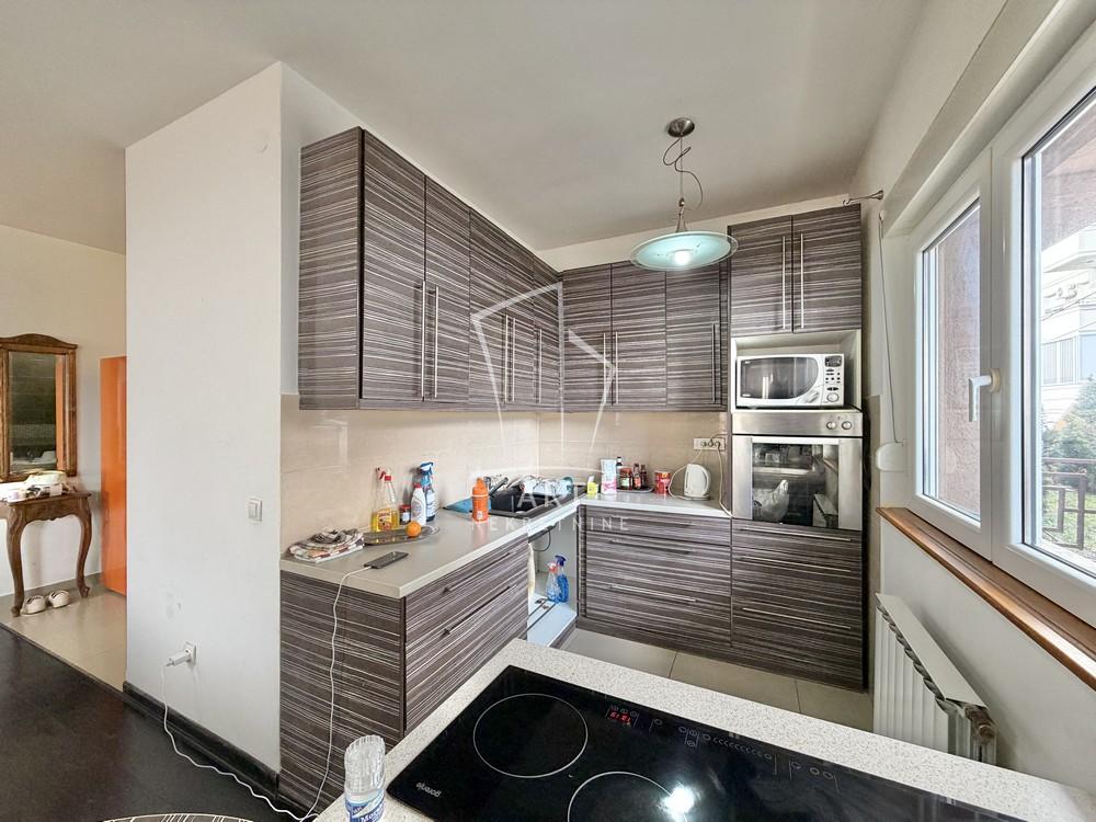 Stan na prodaju u Beogradu, Mirijevo, trosoban, 76m2, cena 175000 evra