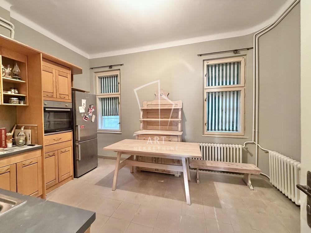 Stan na prodaju u Beogradu, Stari grad, cetvorosoban, 96m2, cena 480000 evra