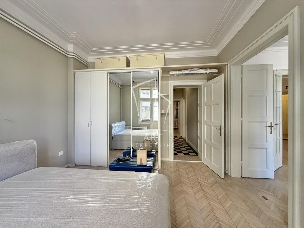 Stan na prodaju u Beogradu, Stari grad, cetvorosoban, 96m2, cena 480000 evra