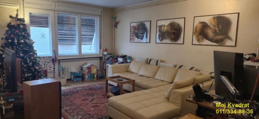 Stan na prodaju u Beogradu, Kalenić pijaca, dvosoban, 74m2, cena 310000 evra