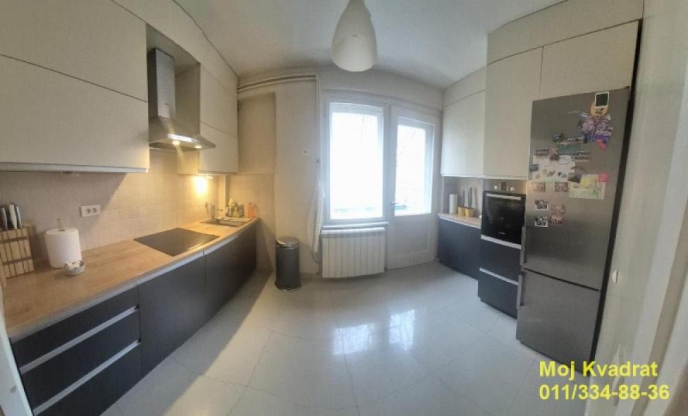 Stan na prodaju u Beogradu, Kalenić pijaca, dvosoban, 74m2, cena 310000 evra