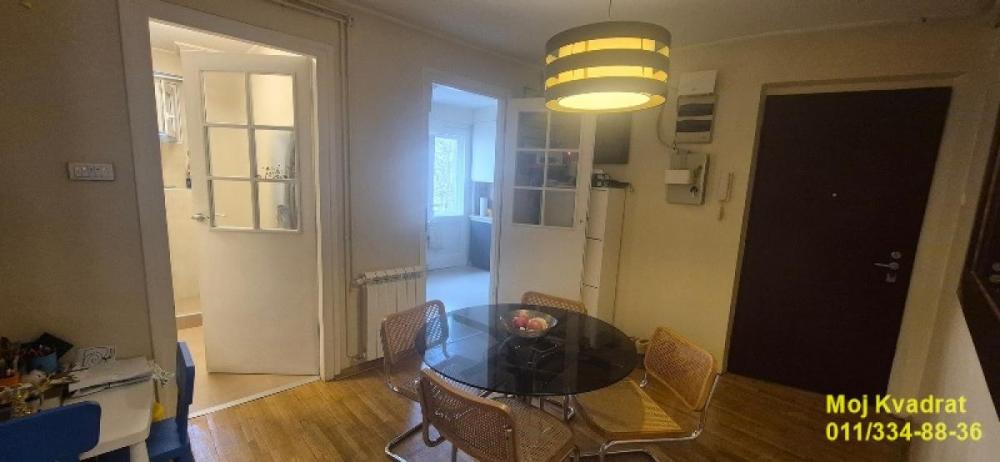 Stan na prodaju u Beogradu, Kalenić pijaca, dvosoban, 74m2, cena 310000 evra