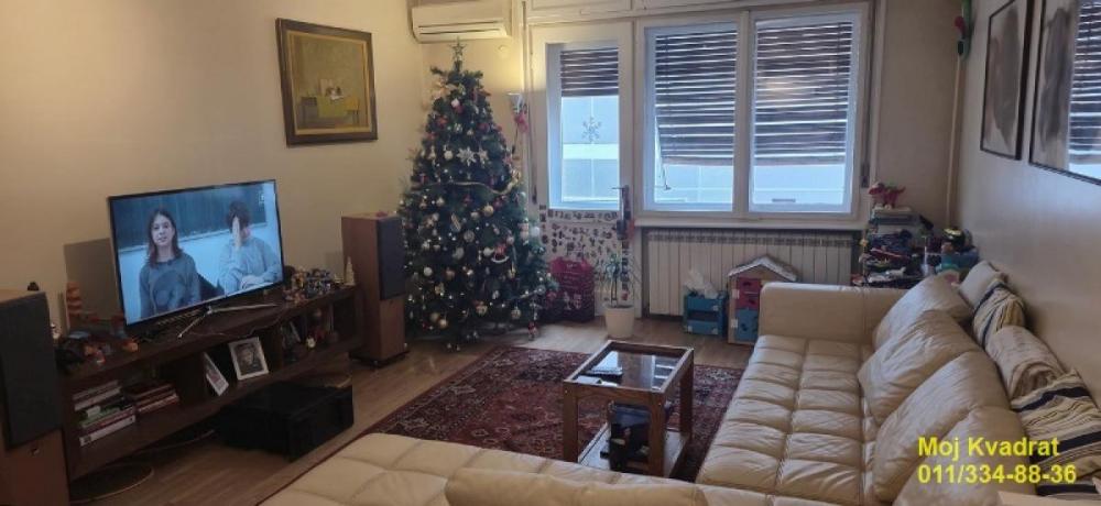 Stan na prodaju u Beogradu, Kalenić pijaca, dvosoban, 74m2, cena 310000 evra