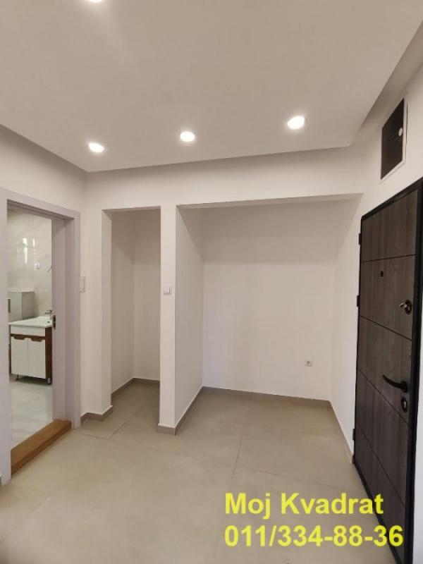 Stan na prodaju u Beogradu, Žarkovo, trosoban, 64m2, cena 193000 evra