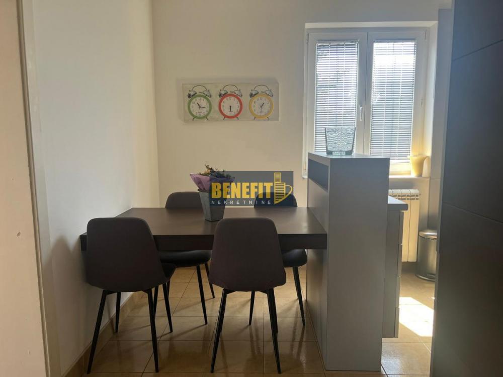 Stan na prodaju u Beogradu, Južni bulevar, trosoban, 101m2, cena 330000 evra