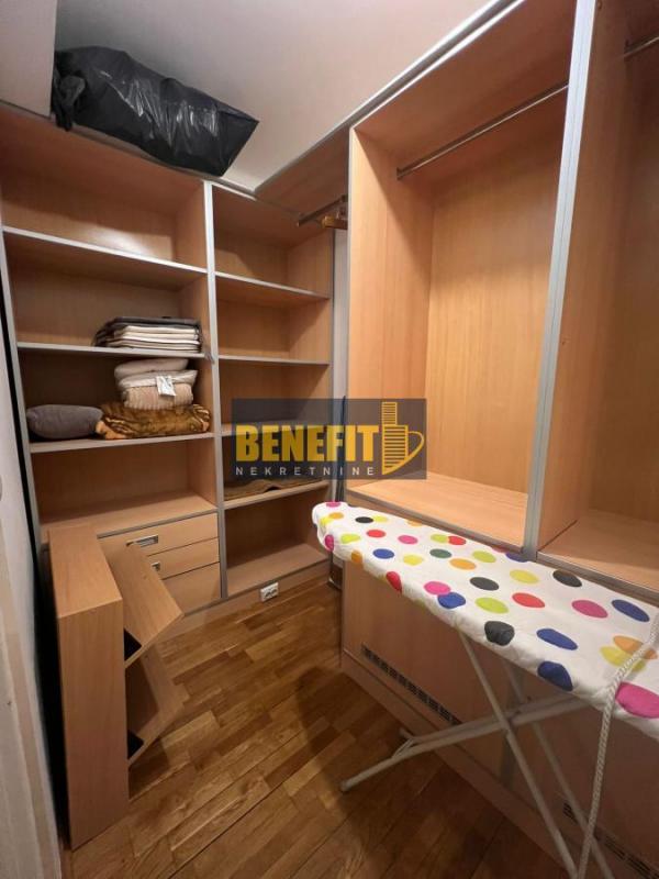 Stan na prodaju u Beogradu, Južni bulevar, trosoban, 101m2, cena 330000 evra