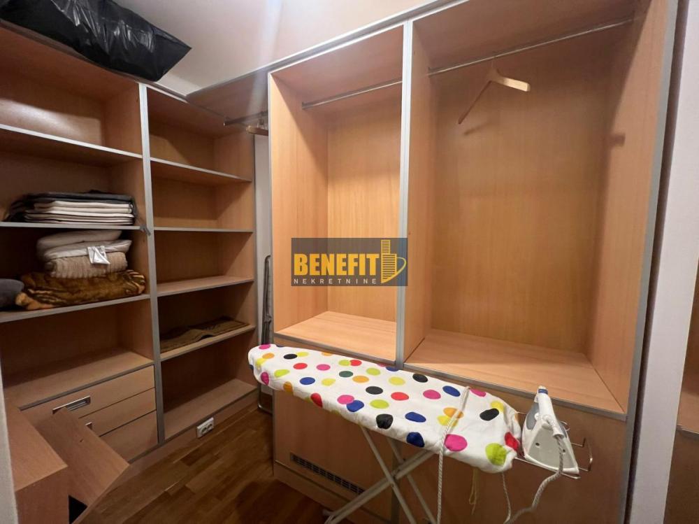 Stan na prodaju u Beogradu, Južni bulevar, trosoban, 101m2, cena 330000 evra