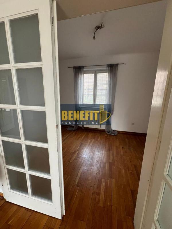 Stan na prodaju u Beogradu, Južni bulevar, trosoban, 101m2, cena 330000 evra