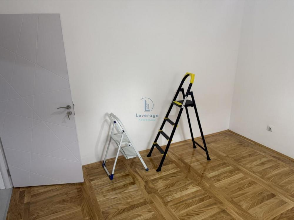 Stan na prodaju u Beogradu, Višnjička banja, dvoiposoban, 60m2, cena 175000 evra