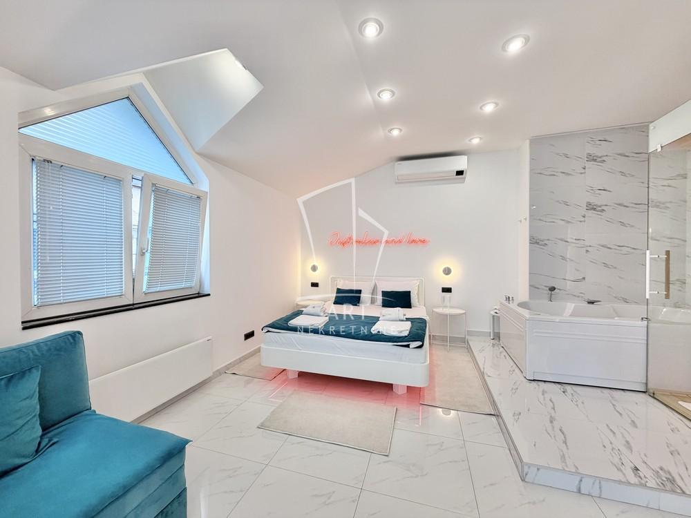 Stan na prodaju u Beogradu, Đeram pijaca, trosoban, 130m2, cena 500000 evra