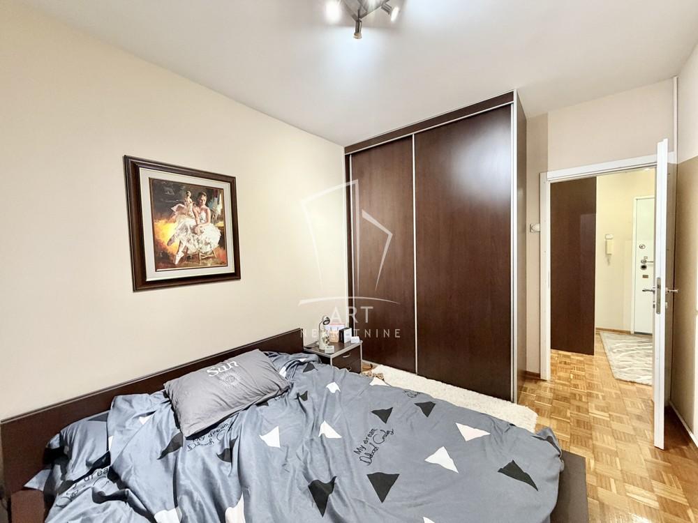 Stan na prodaju u Beogradu, Borča, dvosoban, 56m2, cena 139000 evra