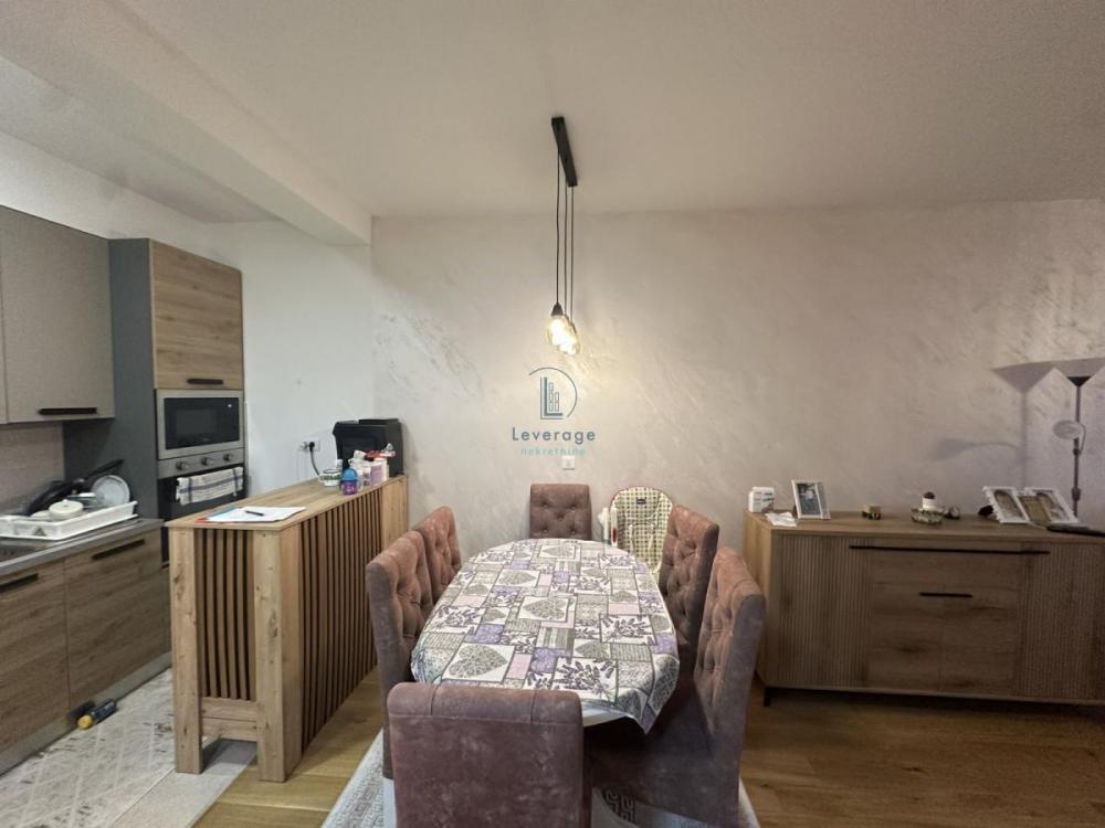 Stan na prodaju u Beogradu, Borča, trosoban, 70m2, cena 124000 evra