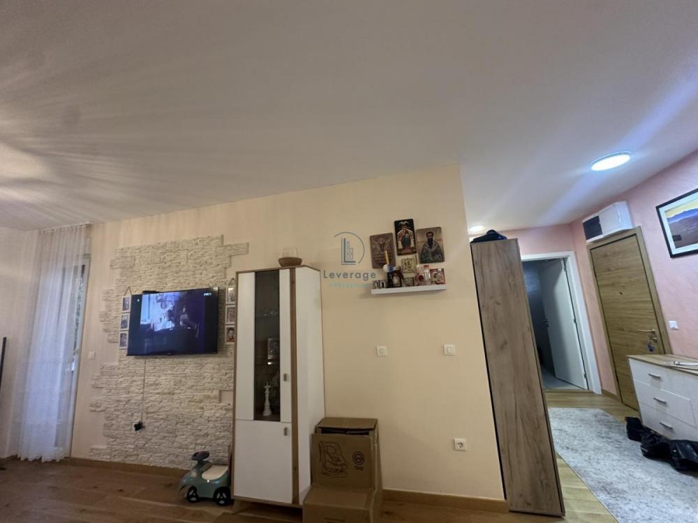 Stan na prodaju u Beogradu, Borča, trosoban, 70m2, cena 124000 evra