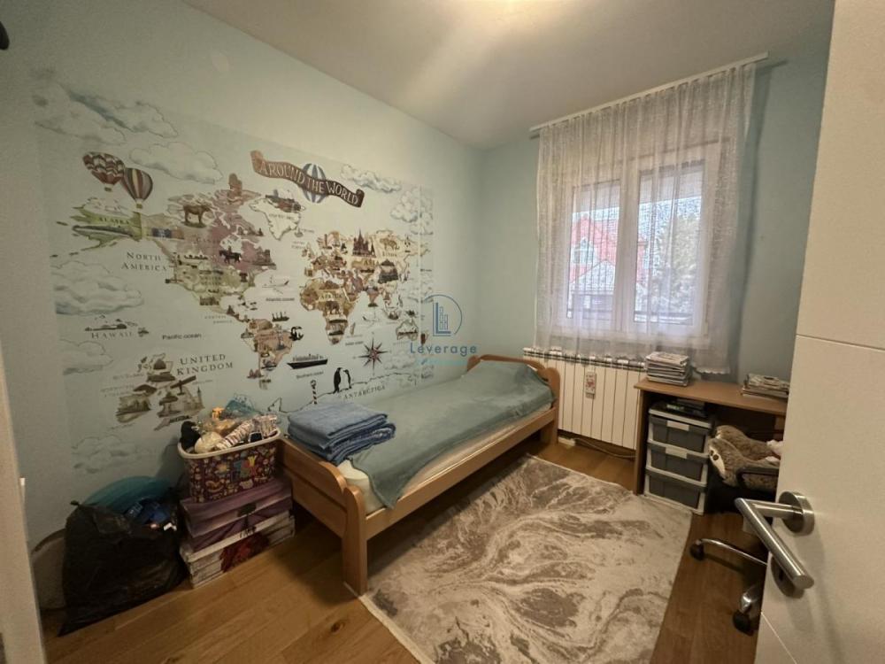 Stan na prodaju u Beogradu, Borča, trosoban, 70m2, cena 124000 evra