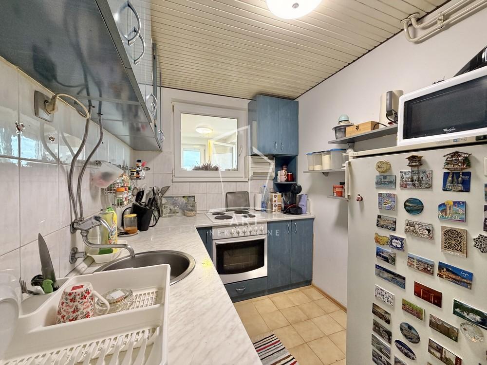 Stan na prodaju u Beogradu, Rakovica, trosoban, 69m2, cena 159000 evra