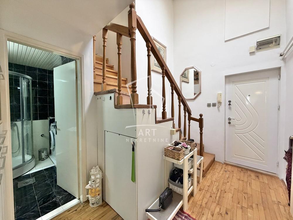 Stan na prodaju u Beogradu, Rakovica, trosoban, 69m2, cena 159000 evra