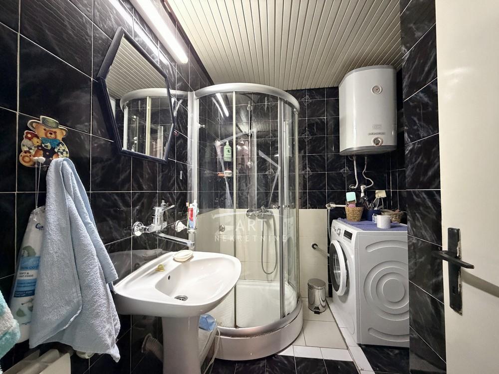 Stan na prodaju u Beogradu, Rakovica, trosoban, 69m2, cena 159000 evra