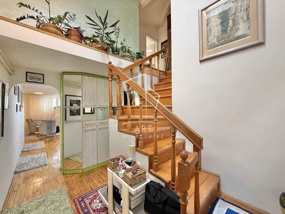 Stan na prodaju u Beogradu, Rakovica, trosoban, 69m2, cena 159000 evra