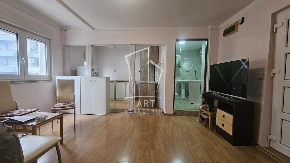 Stan na prodaju u Beogradu, Đeram pijaca, dvosoban, 37m2, cena 113500 evra