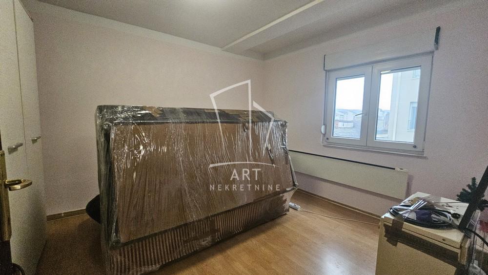 Stan na prodaju u Beogradu, Đeram pijaca, dvosoban, 37m2, cena 113500 evra