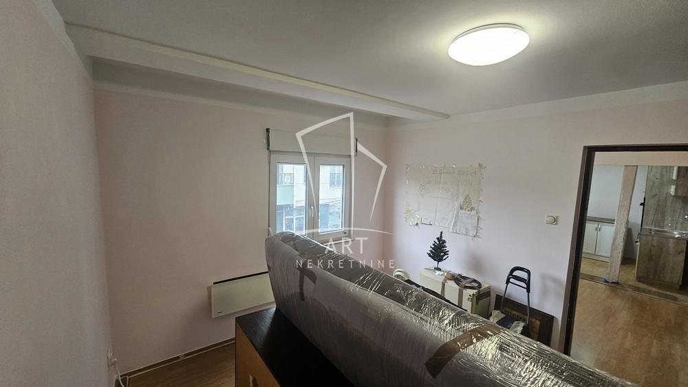 Stan na prodaju u Beogradu, Đeram pijaca, dvosoban, 37m2, cena 113500 evra