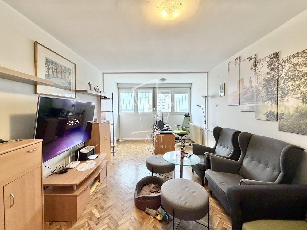 Stan na prodaju u Beogradu, Zemun, dvoiposoban, 62m2, cena 194000 evra